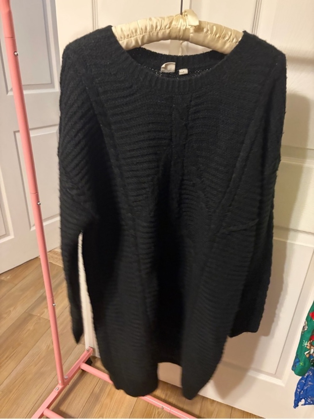 GAP Black Crewneck Cable-Knit Women's Sweater